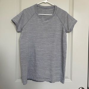 Lululemon Swiftly Tech Short Sleeve Shirt (SIZE 14)